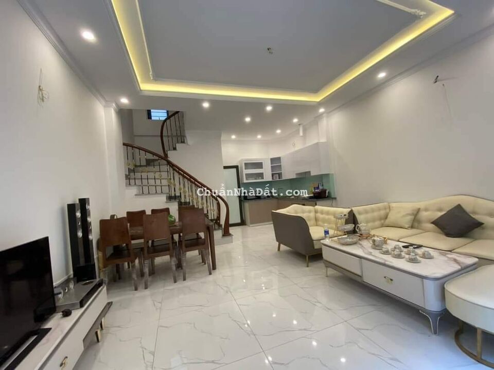 Bán Gấp Nhà Ngõ 272 Phố Ngọc Thụy, Long Biên, 45m2, 5 Tầng, MT4.8m, Ô Tô, Full đồ