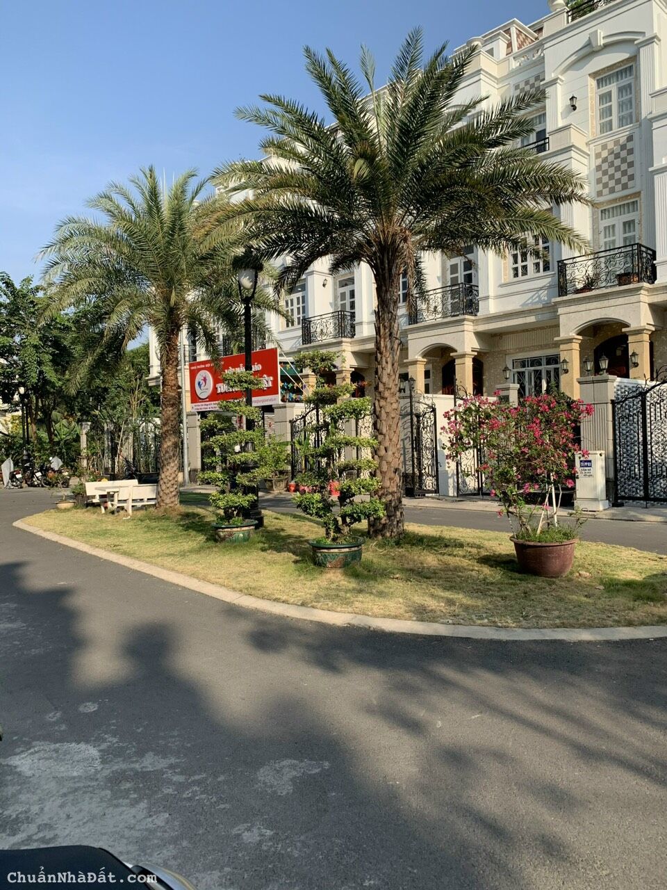 CHO THUÊ BIỆT THỰ COMPOUND LITTLE VILLAGE ,HẦM TRET 3LAU 4PN,GIÁ 30TR