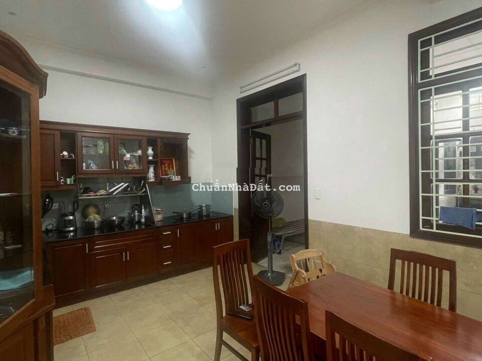 Cho thuê biệt thự bên sông đường số 25 Pham Văn Đồng Hiệp Bình Chánh 