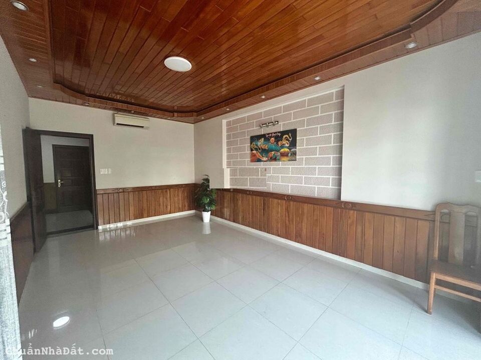 Cho thuê biệt thự quận Thủ Đức. MT đường số 3, P. Hiệp Bình Chánh.