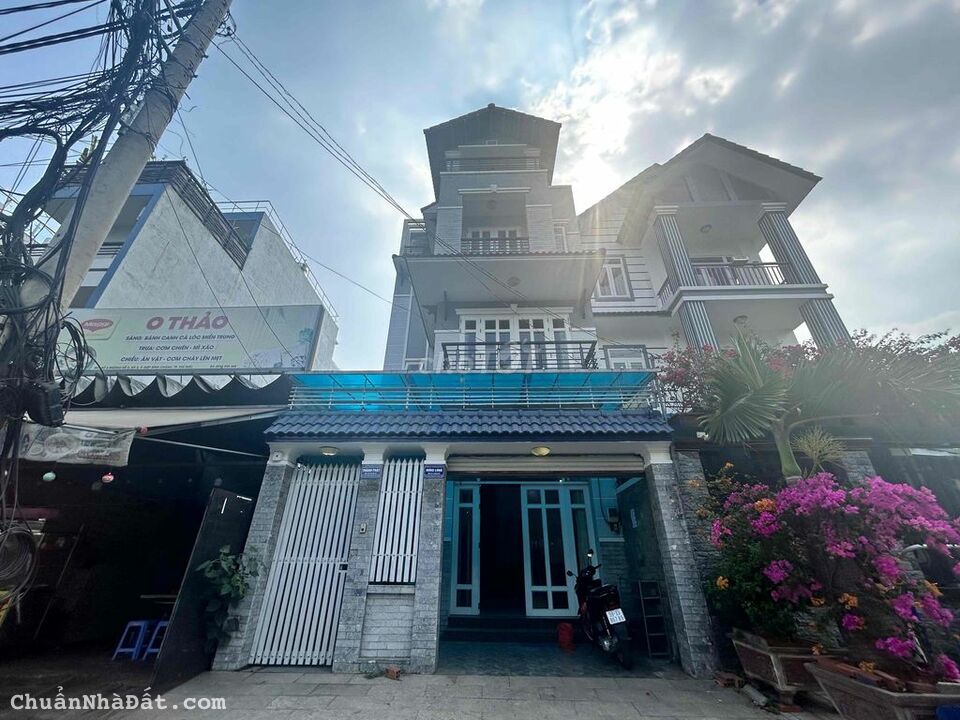 Cho thuê biệt thự quận Thủ Đức. MT đường số 3, P. Hiệp Bình Chánh.