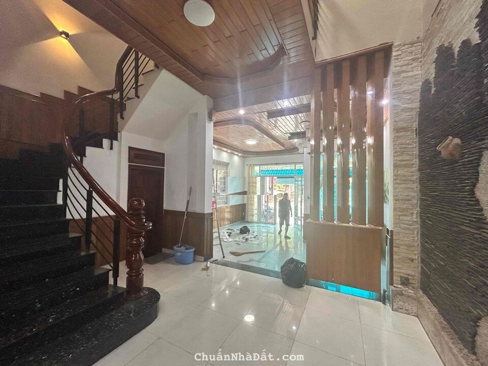 Cho thuê biệt thự quận Thủ Đức. MT đường số 3, P. Hiệp Bình Chánh.