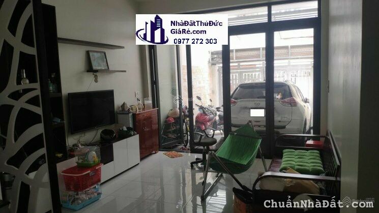 Cho thuê nhà nguyên căn rộng, thoáng mát, full nội thất, 1 trệt+2 lầu+tum, sân đậu oto, hẻm ô tô 