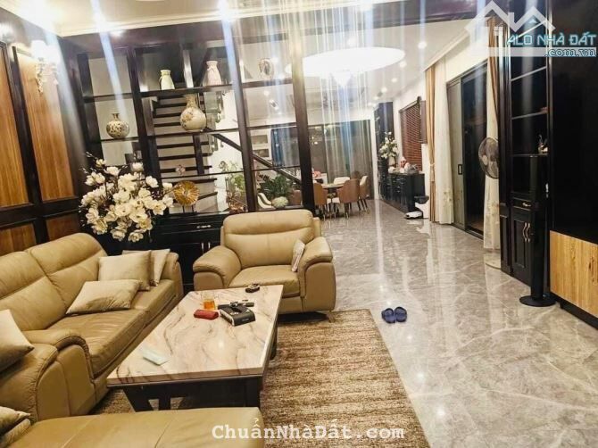 CHỈ 21 TỶ SỞ HỮU NHÀ QUẬN CẦU GIẤY, SÁT PHỐ, NGÕ THÔNG, Ô TÔ TRÁNH, KINH DOANH, MT TO.