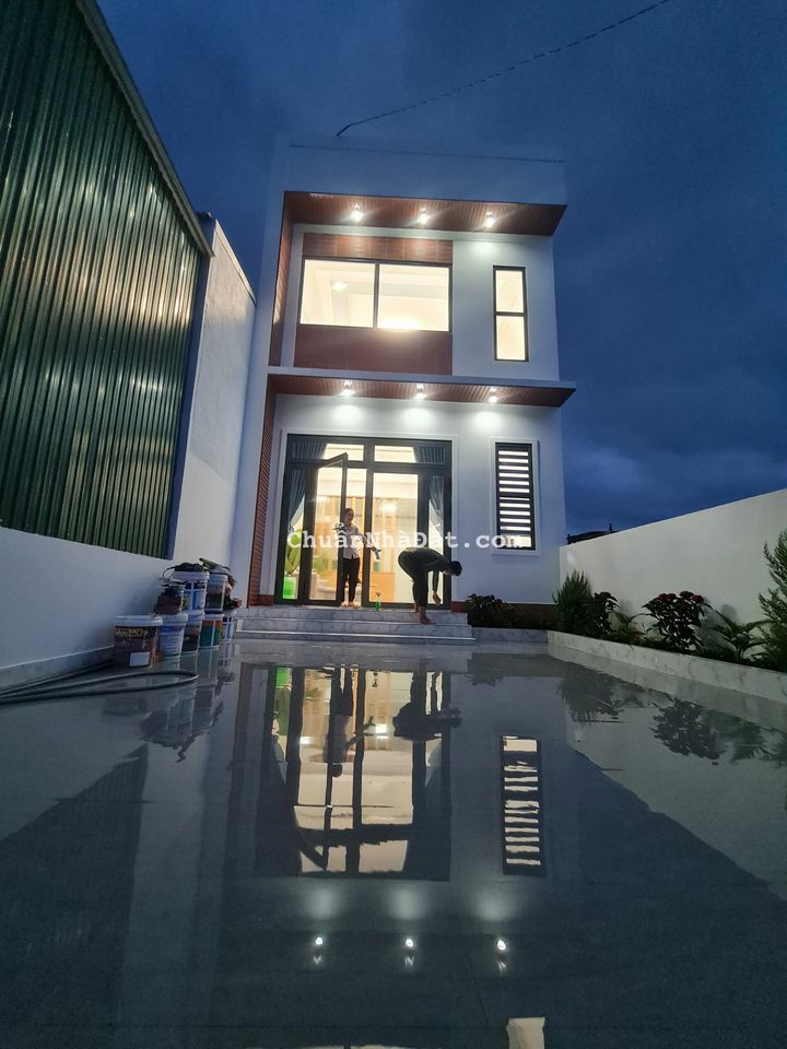 CẦN BÁN NHÀ VỪA HOÀN THIỆN CHƯA QUA SỬ DỤNG, GẦN SÂN BAY, VEN ĐÀ LẠT 