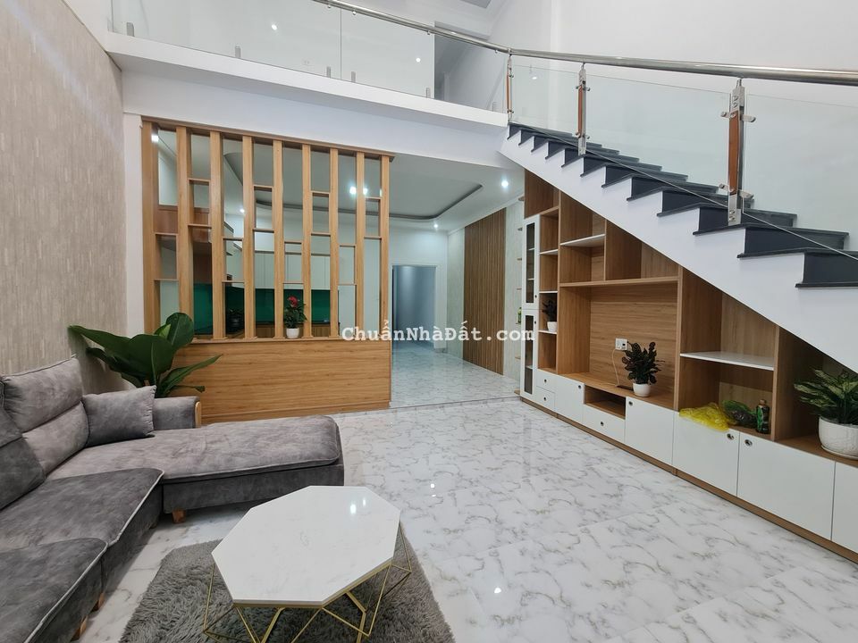 CẦN BÁN NHÀ VỪA HOÀN THIỆN CHƯA QUA SỬ DỤNG, GẦN SÂN BAY, VEN ĐÀ LẠT 