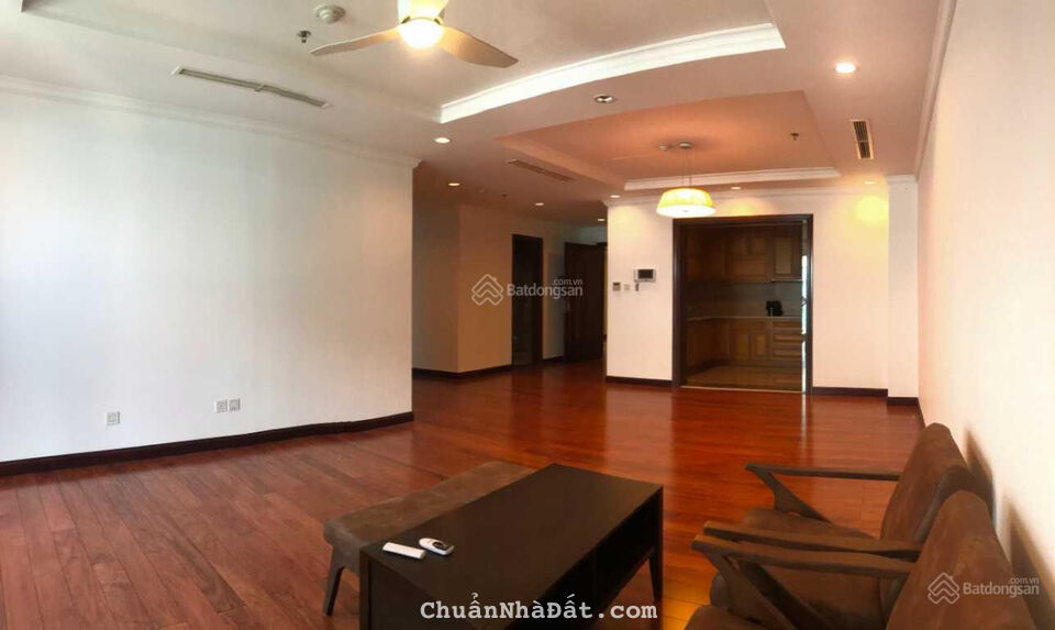 BÁN GẤP Căn hộ 4PN Vincom Center Góc nhìn Bitesco và Landmark 81, Quận 1