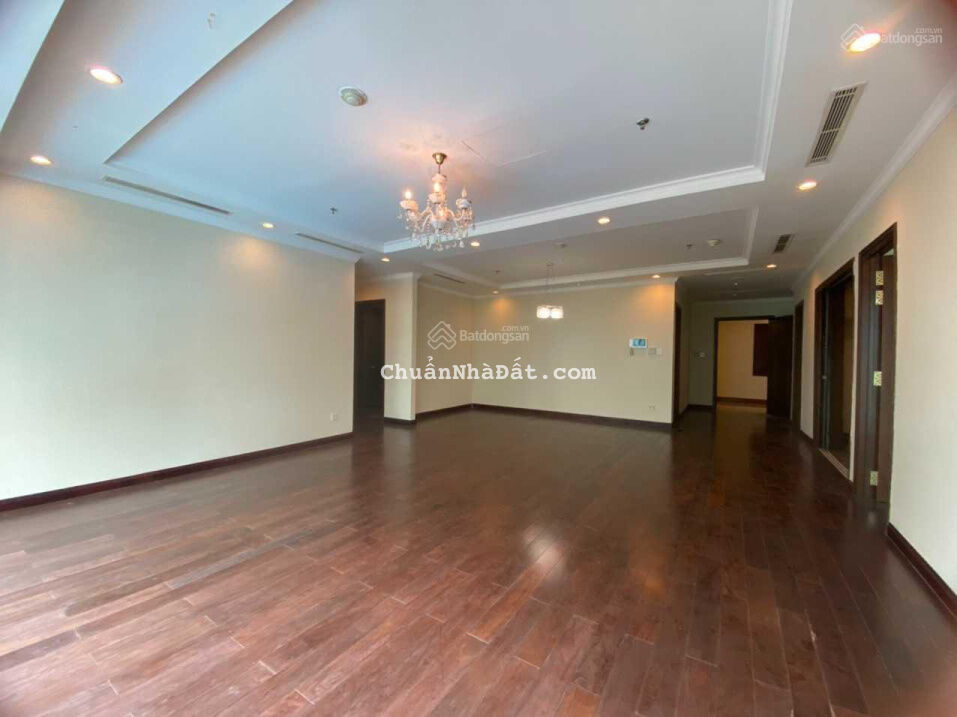 Cho thuê căn 4PN Vincom Đồng Khởi nhìn Landmark 81 và View sông, Quận 1