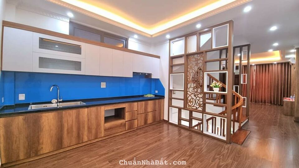 Cần bán nhà riêng đường Lạc Long Quân Cầu Giấy 60m*5T*7.1 tỷ