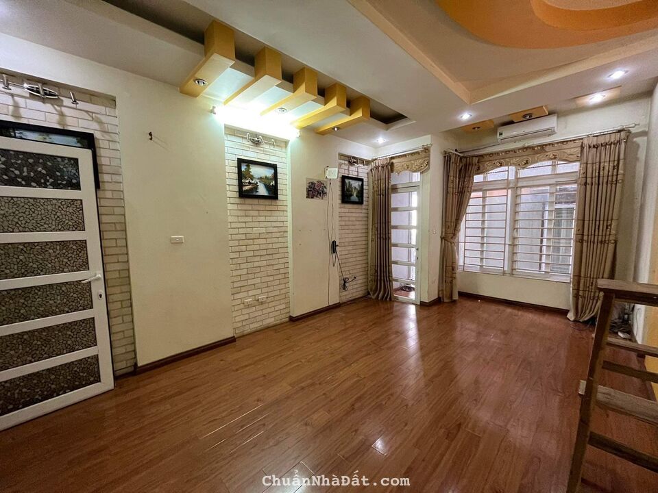 Bán nhà đẹp phố Vạn Bảo 55m*5T* 5.9 tỷ Ba Đình, tặng nội thất khách về ở ngay