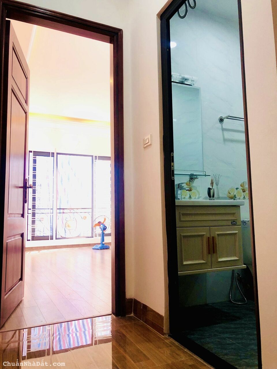 Cần bán nhà mới thang máy Phố Đào Tấn Ba Đình 50m* 6T*9.5 tỷ lh:0919270102