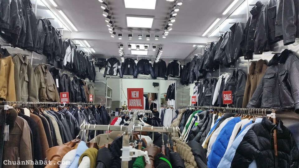 Cho thuê nhà mặt phố Bạch Mai, Hai Bà Trưng, Diện tích 200m2*2 tầng giá thuê 79tr/tháng