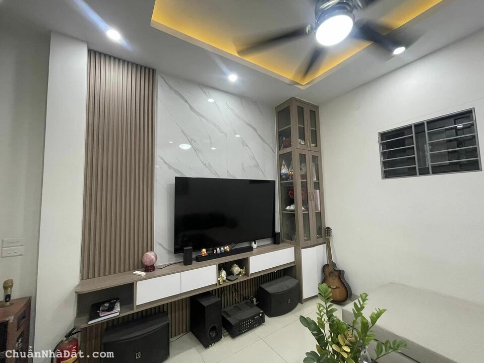 BÁN NHÀ CĂN NHÀ 4 TẦNG NGUYÊN XÁ, BẮC TỪ LIÊM, VỪA Ở VỪA CHO THUÊ, DT 37M2, GIÁ 5,5 TỶ BÁN NHÀ CĂN NHÀ 4 TẦNG NGUYÊN XÁ, BẮC TỪ LIÊM, VỪA Ở VỪA CHO THUÊ, DT 37M2, GIÁ 5,5 TỶ