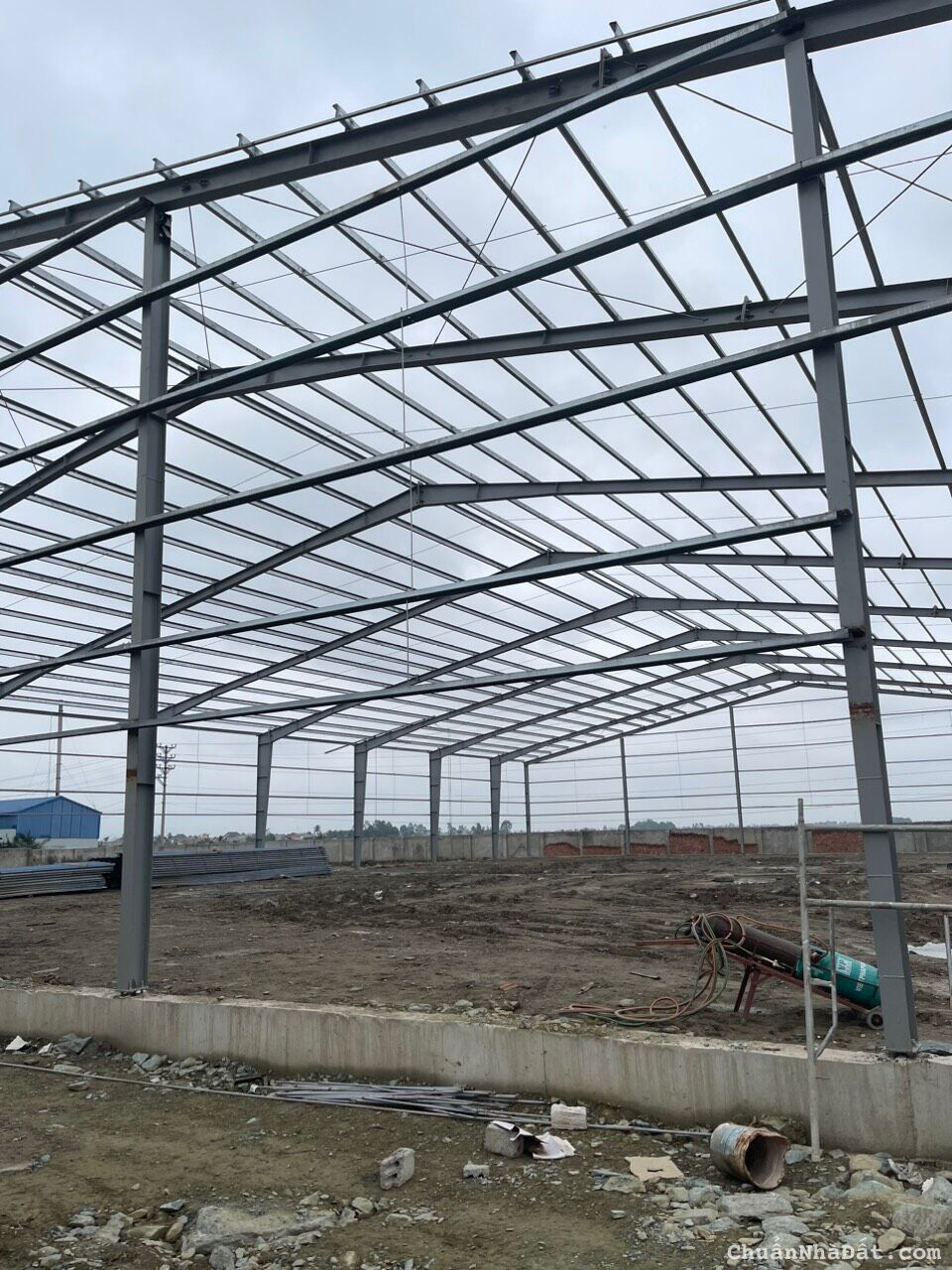 CHO THUÊ KHO, XƯỞNG TẠI ĐƯỜNG 421B QUỐC OAI. HÀ NỘI giá tốt