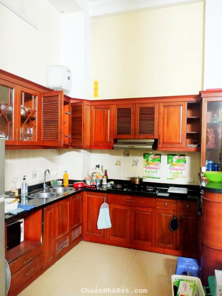 BĐS CHẠM ĐÁY,  CHỦ CẦN BÁN SIÊU GẤP CĂN NHÀ ĐẸP Ở VÕ CHÍ CÔNG,  DT 60M2 x 6T, MT 6,9M.