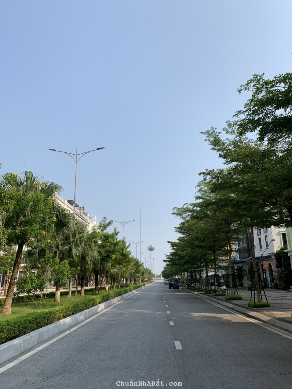 BÁN KHÁCH SẠN TRỤC ĐƯỜNG ĐÔI KHU SUN PREMIER VILLAGE - BÃI CHÁY - HẠ LONG.