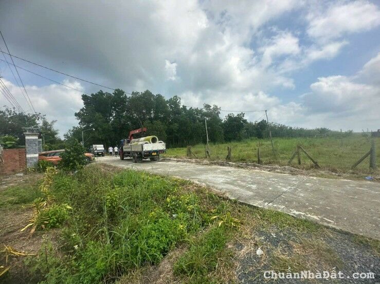 tôi còn lô đất ngang 10 đang tách ra 2 sổ