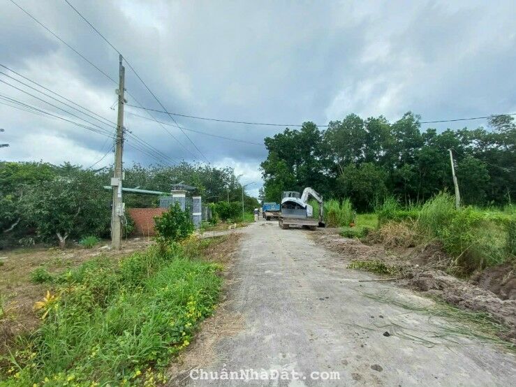 tôi còn lô đất ngang 10 đang tách ra 2 sổ