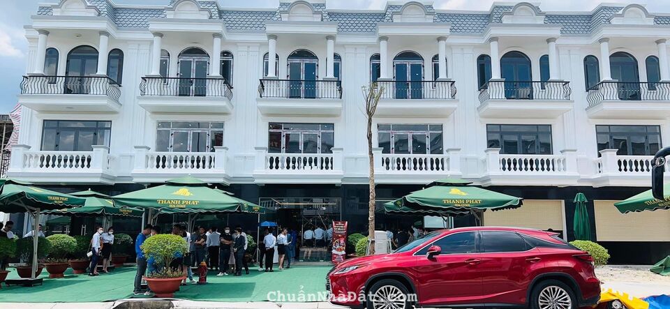 Nhà phố Bàu Bàng, xây dựng 1 trệt 2 lầu, Diện tích 219m2, chỉ thanh toán 1,1 tỷ sở hữu ngay