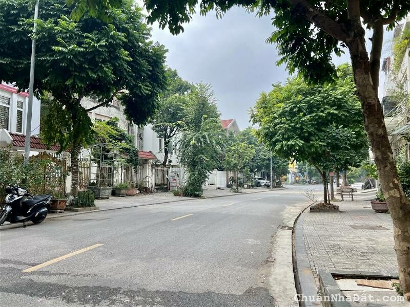 Bán BT7 Khu đô thị mới Văn Phú DT 250m x 3.5T. MT 12.5m giá 32.1 tỷ 