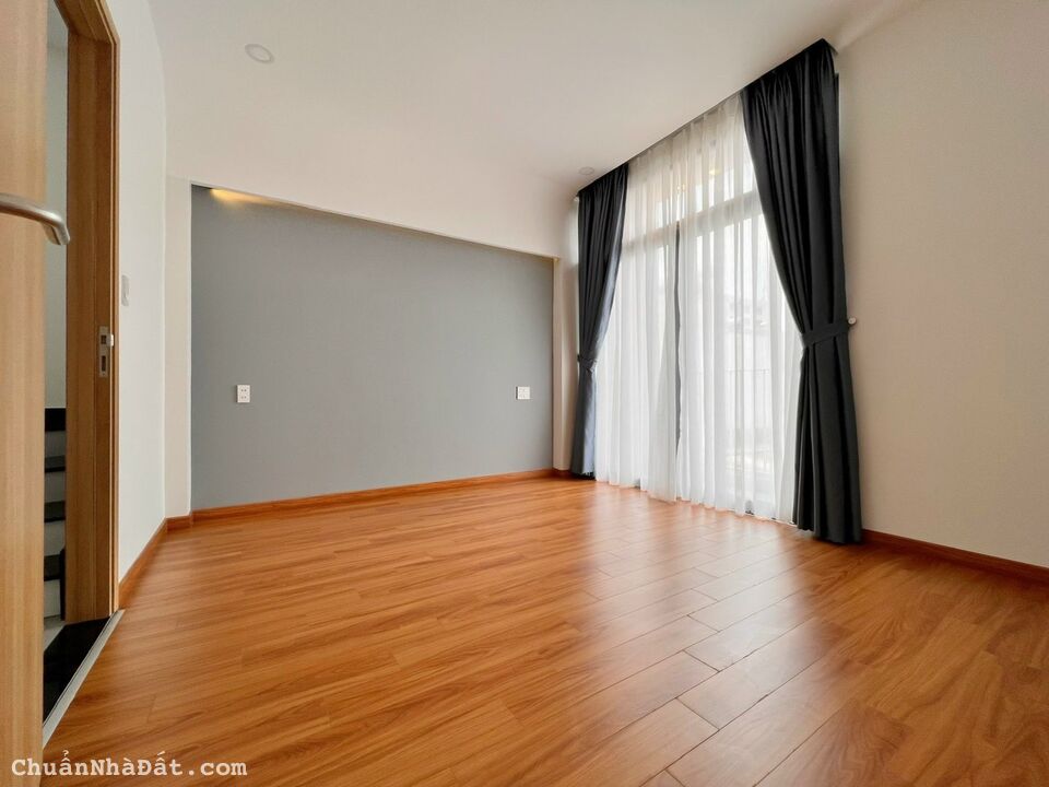 Hẻm 8m P.Tân Sơn Nhì DT: 4x14m 2 lầu st nhà mới 100% cực đẹp