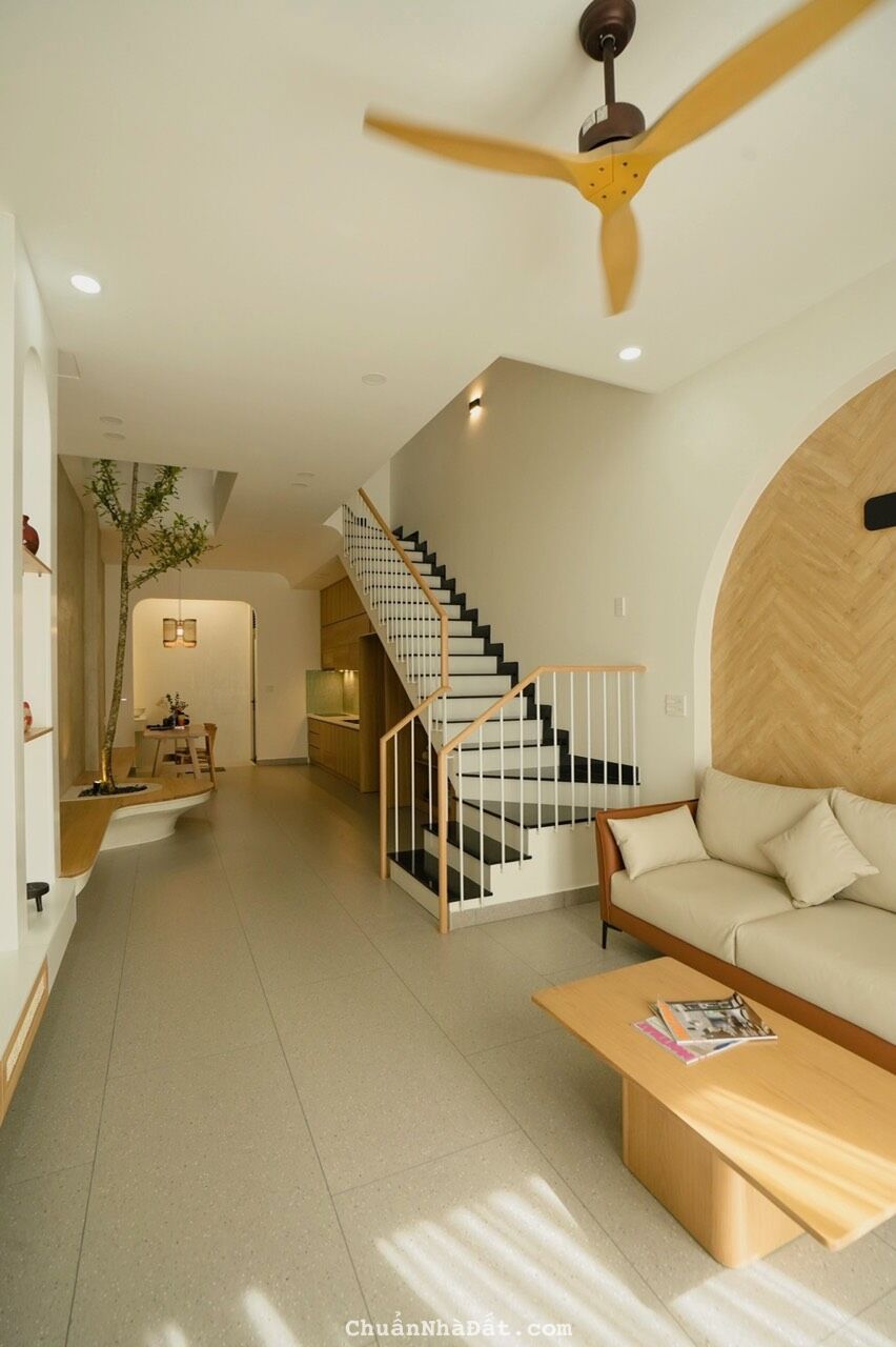 Hẻm 8m P.Tân Sơn Nhì DT: 4x14m 2 lầu st nhà mới 100% cực đẹp