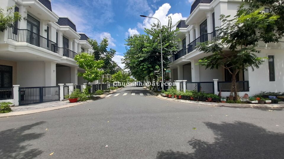 Cần Bán Nhanh Căn ShopHouse DT Sàn 240m2 .Đâng Cho Thuê 15tr/Tháng 