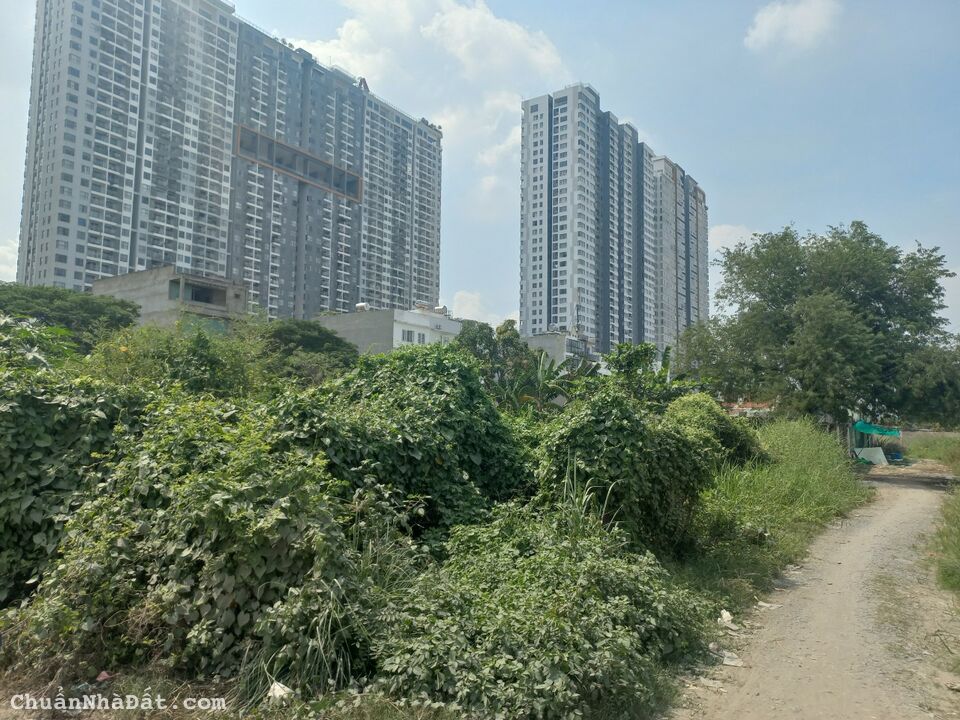 Cho thuê đất góc 2MT đường Đào Trí. Với DT: 32 x 34m = 932m2. Có 622m2 đất thổ cư