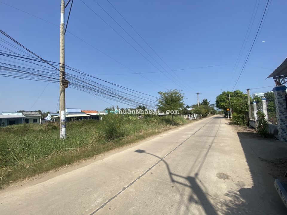 Lô đất thổ 2 mặt tiền DT 200m2 cực thích hợp đầu tư giá nét cho nhà đầu tư ở Cần Giuộc