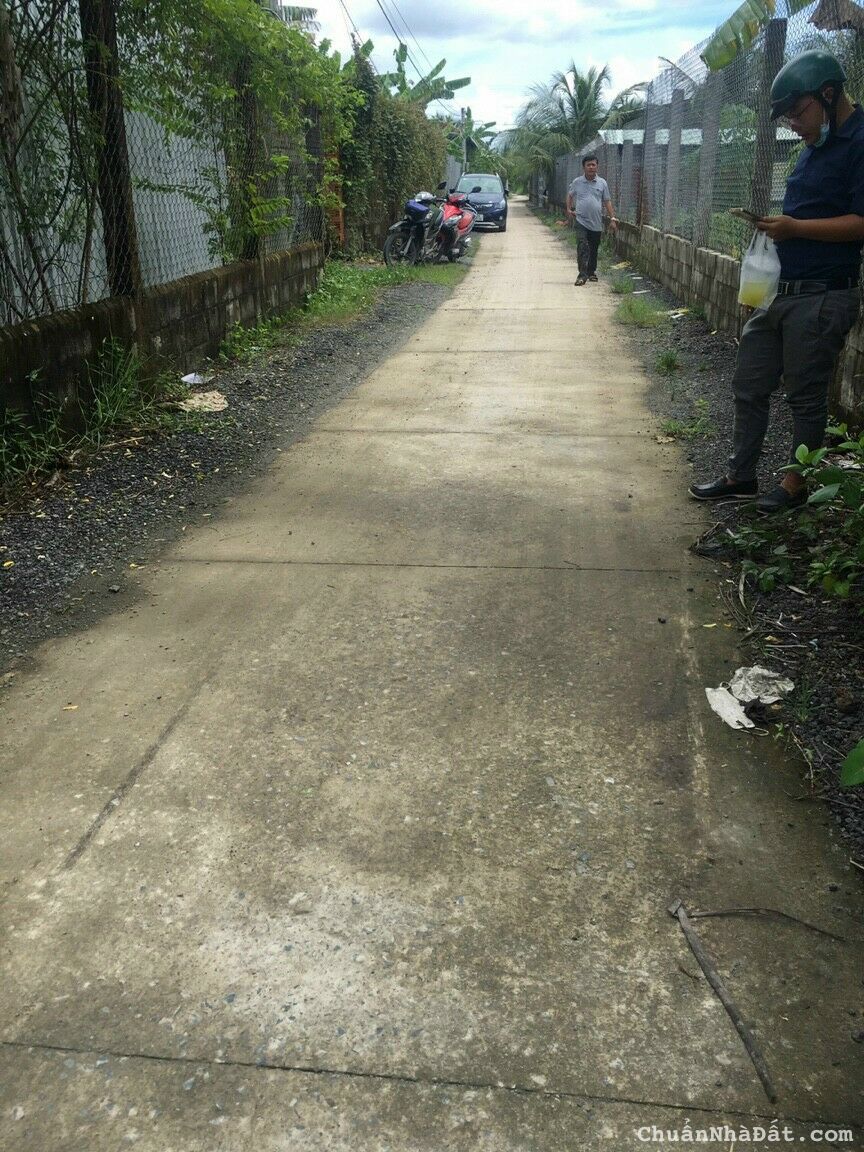 bán gấp dt 321m2 đất thổ có sẵn nhà cấp 4 trên đất giá rẻ xã bình an thủ thừa long an