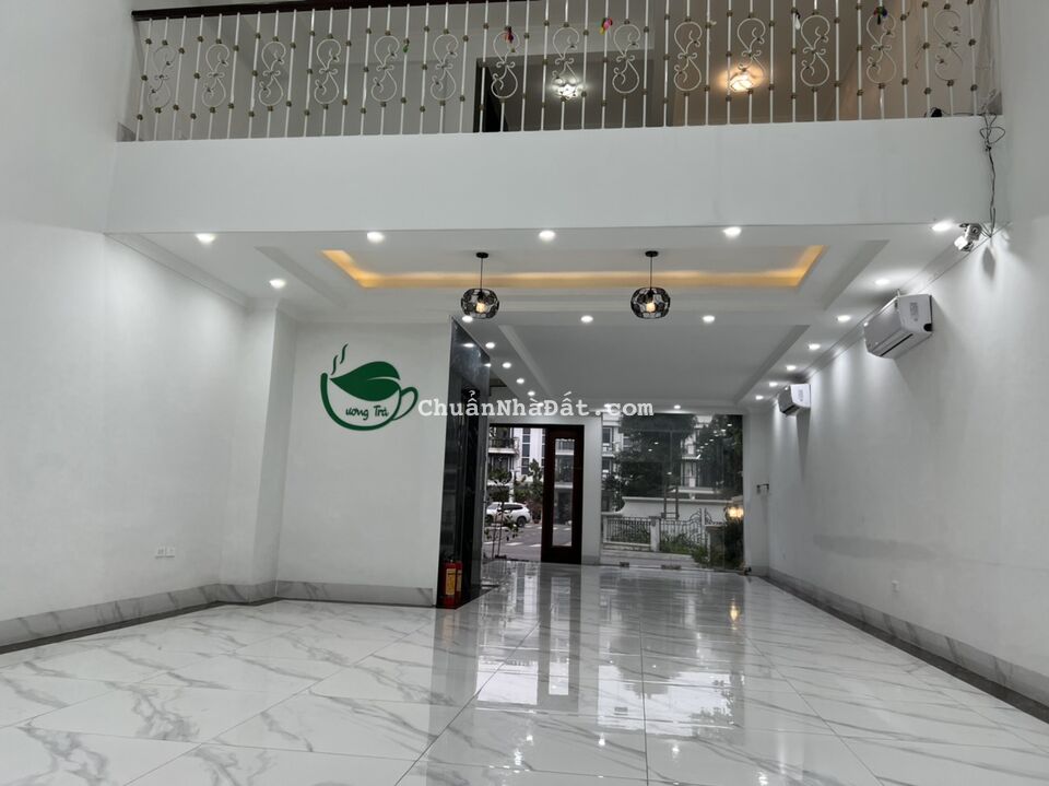 Cho thuê nhà KĐT Thạch Bàn, Long Biên, DT 120m xdung 90m x 4.5 tầng, MT 6m, thang máy, 34 tr Cho thuê nhà KĐT Thạch Bàn, Long Biên, DT 120m xdung 90m x 4.5 tầng, MT 6m, thang máy, 34 tr