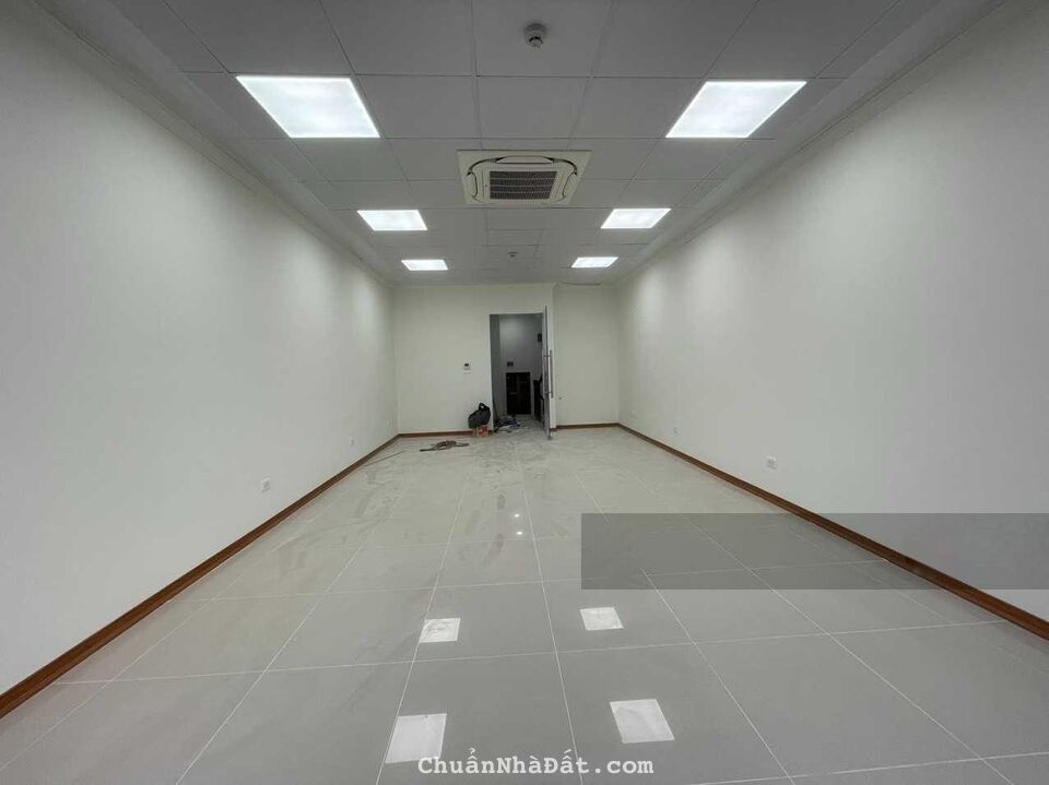 Cho thuê nhà MP Minh Khai 45m2 x 7 tầng, MT 4.5m, chủ nhà thiện chí, nhà có thang máy, 48 triệu