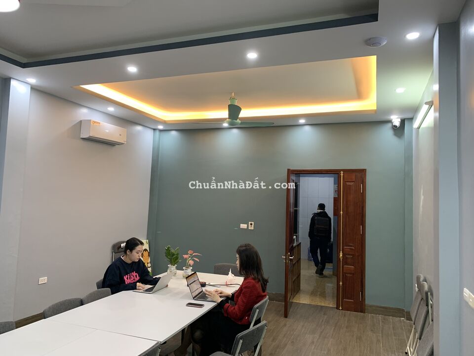 Cho thuê nhà khu phân lô phố vọng, có thang máy, ô tô đỗ cửa, 70m x 6 tầng, MT 6m thông sàn, 38 tr