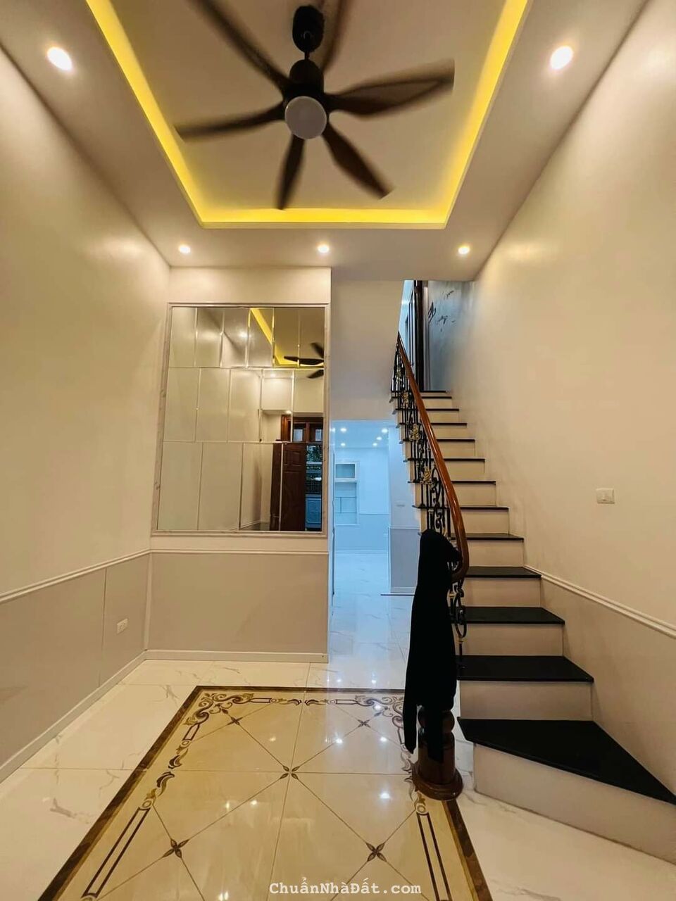 Trung tâm Hai Bà Trưng, phố Hồng Mai 32m 4T MT 3.4m, Giá 5 tỷ. Nhà mới đẹp, gần phố ô tô.