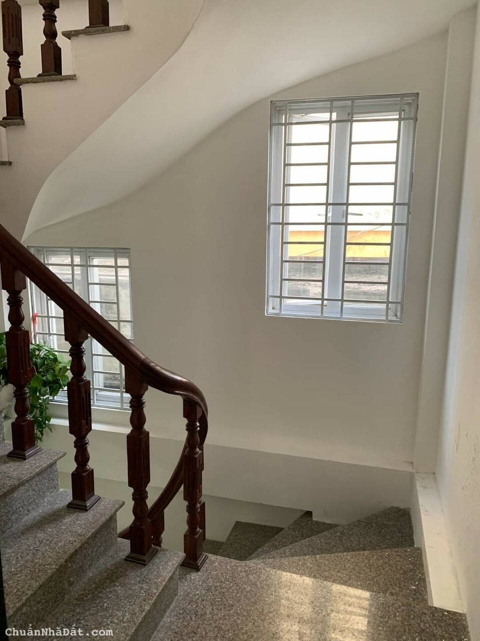 Bán nhà Phố Tạ Quang Bửu, Hai Bà Trưng 36m x 6T, Giá 4.6 tỷ.ôtô 20m,Khu Giảng Viên Đại học