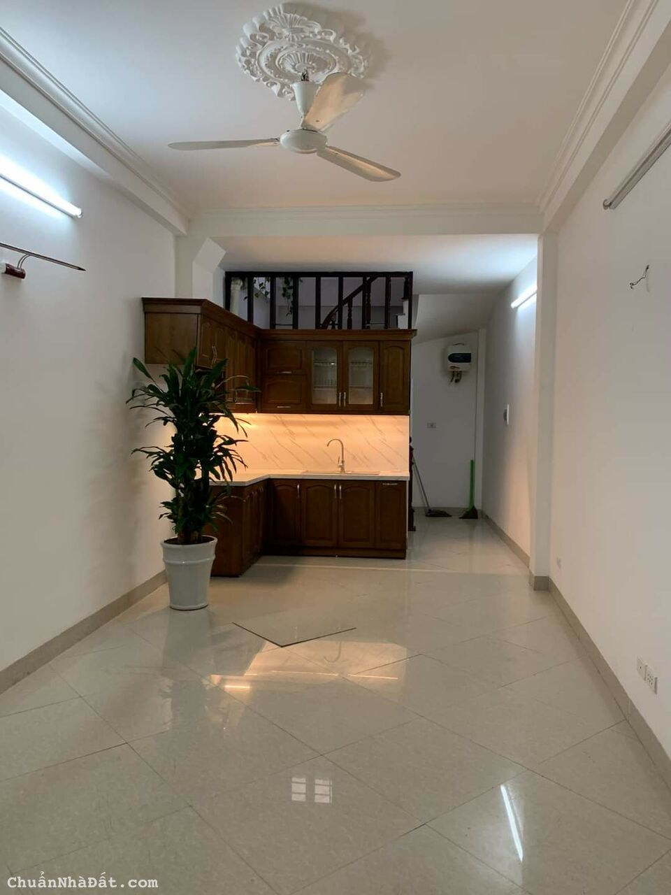 Bán nhà Phố Tạ Quang Bửu, Hai Bà Trưng 36m x 6T, Giá 4.6 tỷ.ôtô 20m,Khu Giảng Viên Đại học