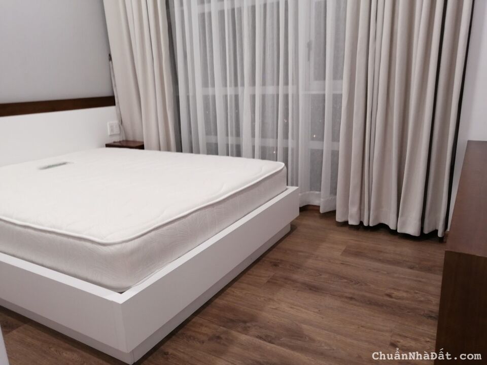 Cho thuê căn hộ Happy Valley PMH dt 135m giá 30tr/tháng. lh: 0909168890