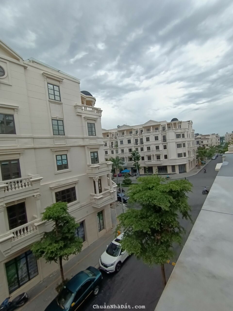 Văn phòng 30m2 sẵn nội thất cho thuê tại Cityland giá 8tr/ tháng