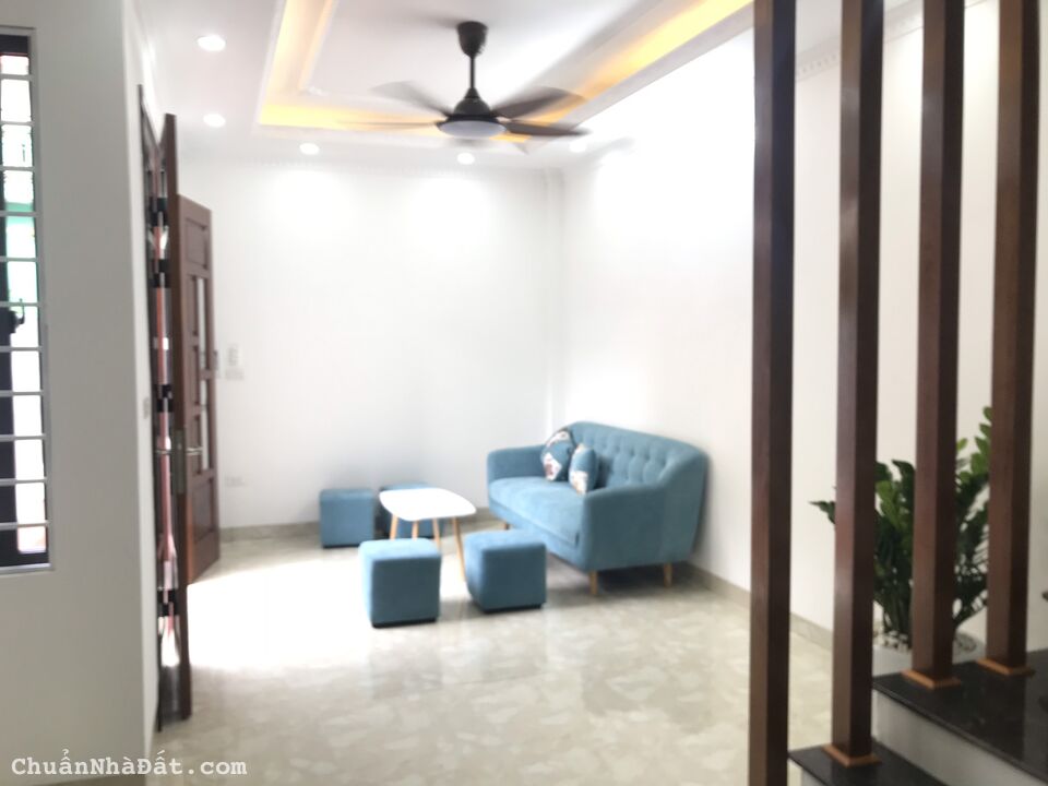 Nhà mới 5 tầng Việt Hưng Kim quan 42m2 chỉ 3.3x tỷ trung tâm Long Biên hàng hiếm 