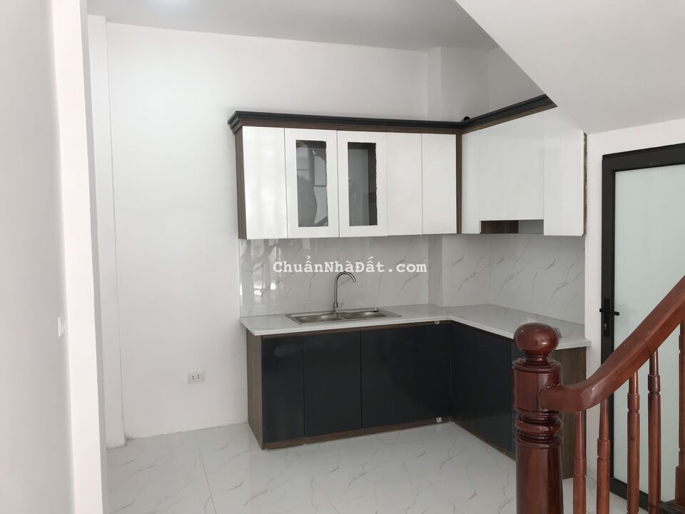 Nhà mới 197 Phúc Lợi ngõ oto chạy qua chỉ nhô 2 tỷ 