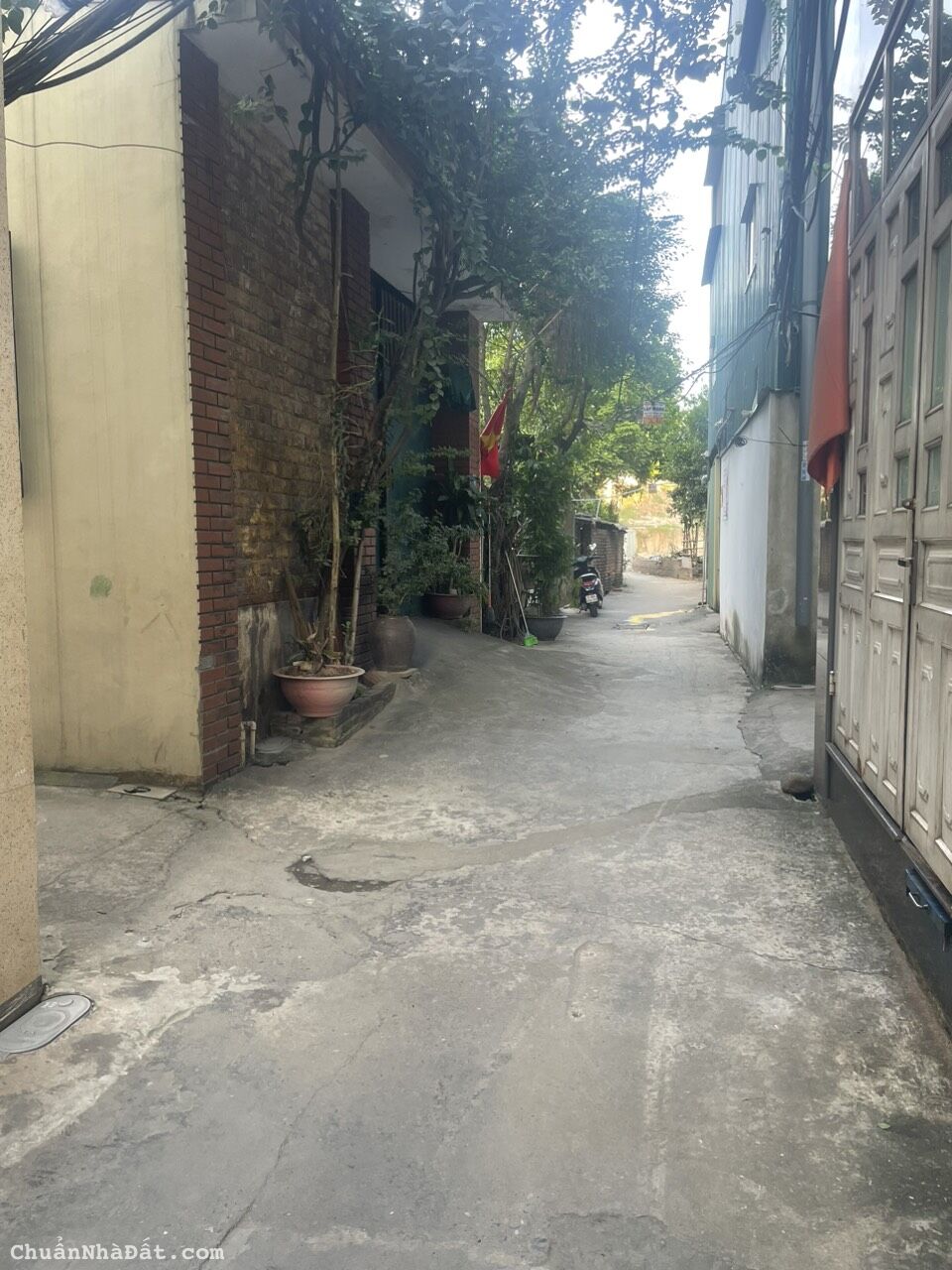 Lô đất đẹp trước ngõ 4 oto tránh đê Phúc Lợi-Giang Biên 43m2 chỉ 2.5 tỷ Lô đất đẹp trước ngõ 4 oto tránh đê Phúc Lợi-Giang Biên 43m2 chỉ 2.5 tỷ