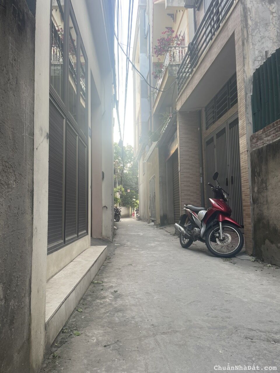 Lô đất đẹp trước ngõ 4 oto tránh đê Phúc Lợi-Giang Biên 43m2 chỉ 2.5 tỷ Lô đất đẹp trước ngõ 4 oto tránh đê Phúc Lợi-Giang Biên 43m2 chỉ 2.5 tỷ