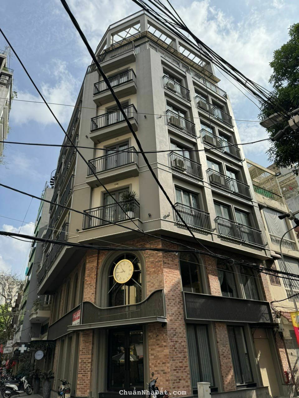 Tòa nhà 8 tầng ngõ 3 Vạn Phúc, ô tô vòng quanh, gần phố, 120m2, MT 6.5m giá nhỉnh 30 tỷ Tòa nhà 8 tầng ngõ 3 Vạn Phúc, ô tô vòng quanh, gần phố, 120m2, MT 6.5m giá nhỉnh 30 tỷ