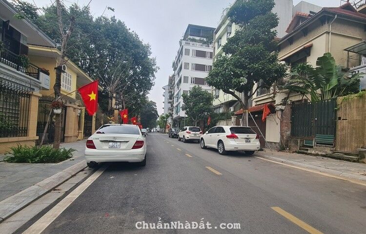 Phân lô Vip 43 Võng Thị, ngay sát Hồ Tây, ô tô tránh, vỉa hè rộng, 45m2x5T MT 6m 13.5 tỷ 