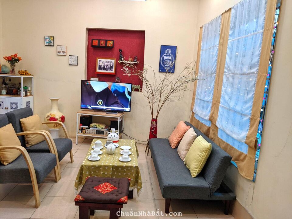 Bán nhà ngõ 105 Láng Hạ, Đống Đa, cách oto 5m, sổ nở hậu, DT 45m, MT 5,2 m, Giá 5,4 tỷ Bán nhà ngõ 105 Láng Hạ, Đống Đa, cách oto 5m, sổ nở hậu, DT 45m, MT 5,2 m, Giá 5,4 tỷ