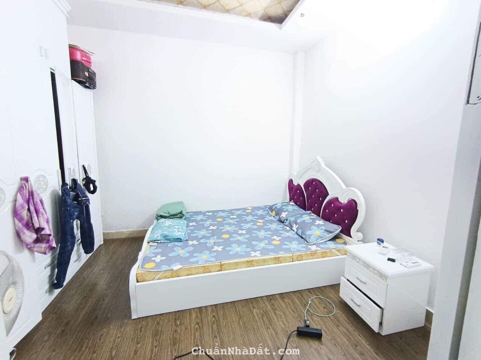 Bán nhà ngõ 68 Cầu Giấy, CG trước 5/12 dương lịch, Lô góc, cách oto 15m,  DT 40m x 5 tầng, MT 6m, g