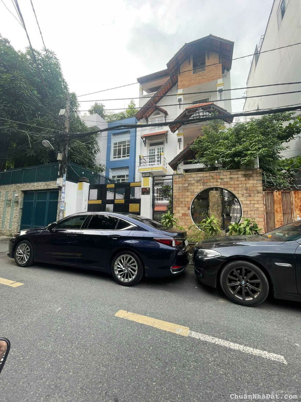 Ngộp ngân hàng bán gấp biệt thự Nguyễn Chí Thanh Quận 5. (DT 8x20m) 4 lầu, thang máy, giá bán 31 tỷ