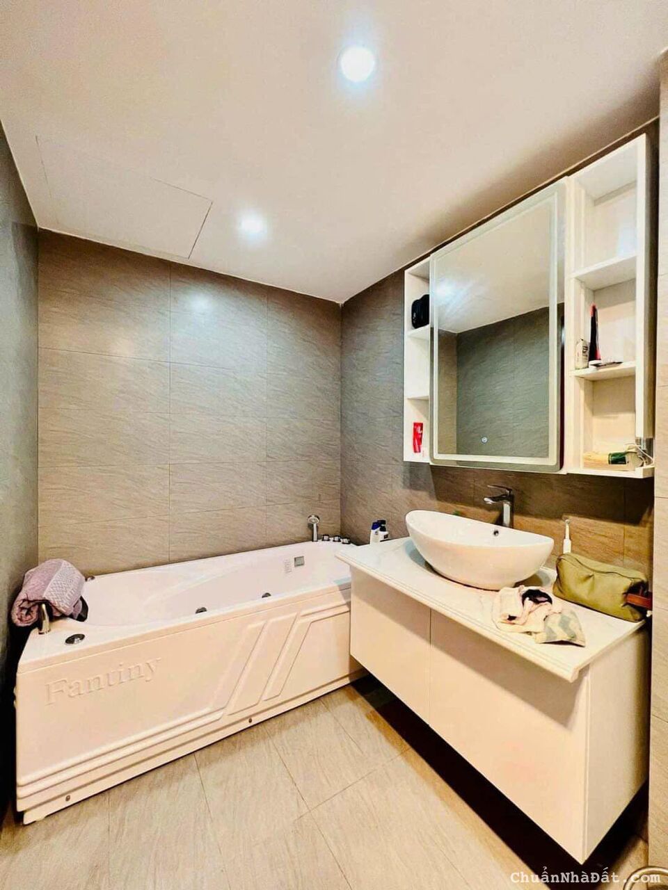 Bán nhà Xuân Đỉnh Ngoại Giao Đoàn ngõ ô tô 40m 6 tầng thang máy hơn 5 tỷ