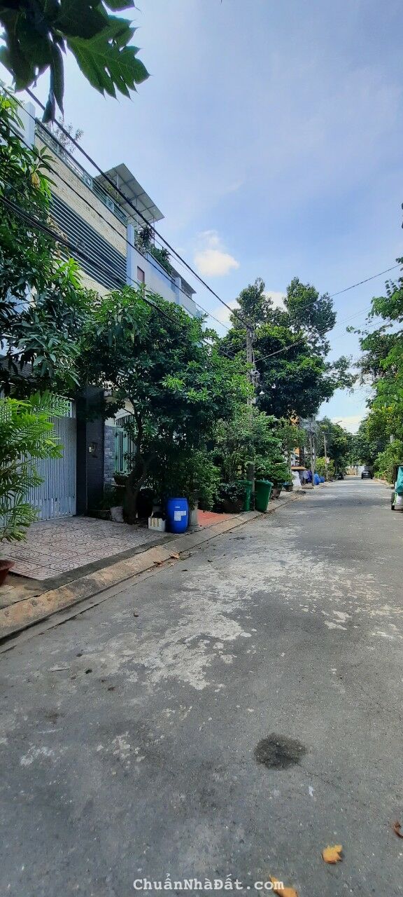 Nhà mặt tiền đường số 3 trong khu Him Lam Trường Thọ Dt 106M2 ngang 5 oto đậu trong nhà 