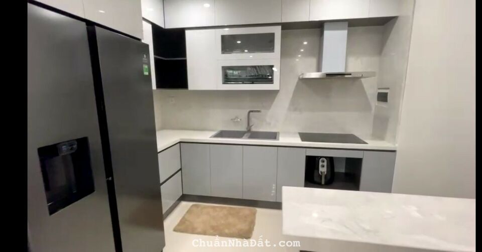 Bán gấp cắt lỗ căn hộ 3 phòng ngủ 96m2 tại dự án Vinhomes Smart City. LH 0967280969 